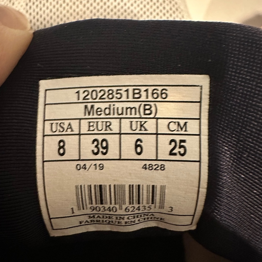Brooks (limited edition) women’s Sneakers - Navy, Red, and White - Picture 5 of 8